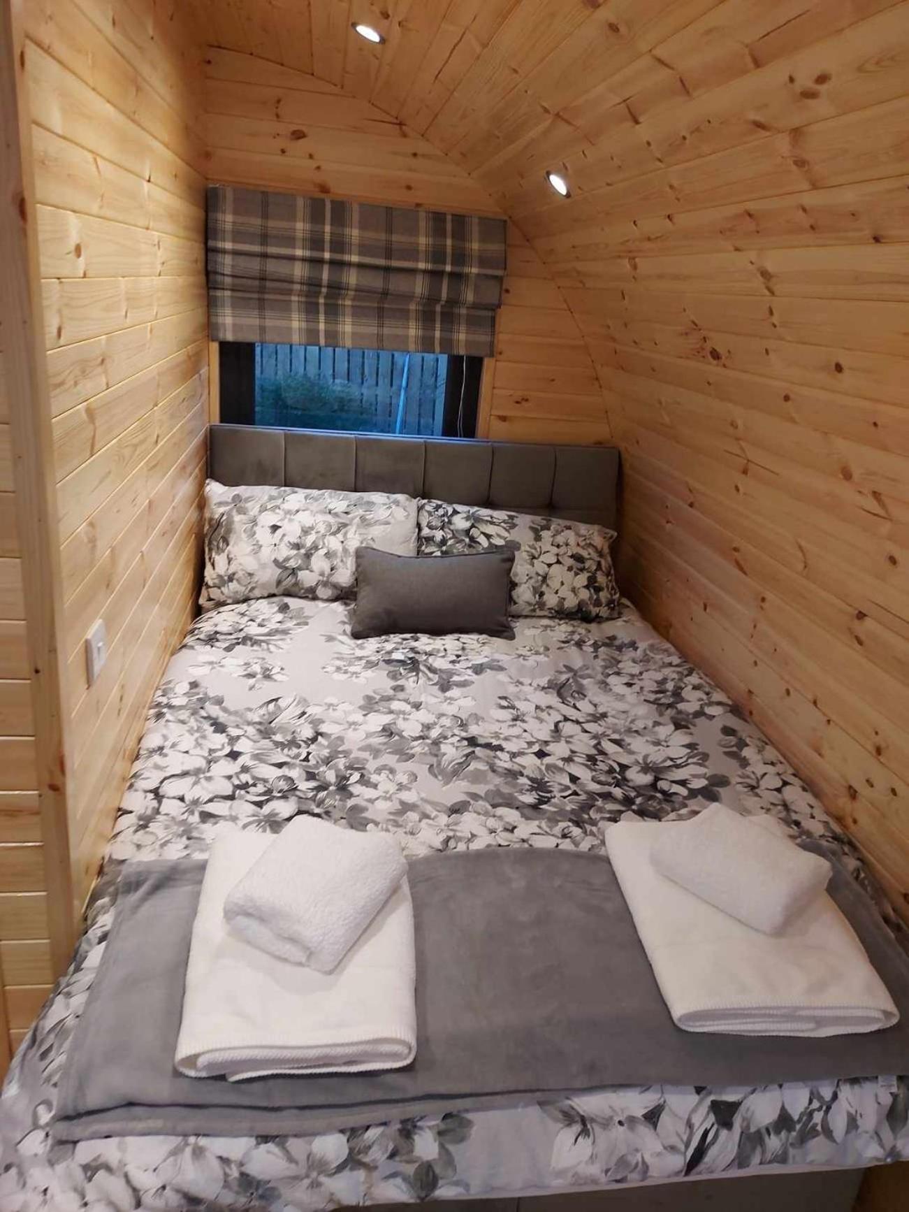 Silver Birch Bothy スピーン・ブリッジ エクステリア 写真